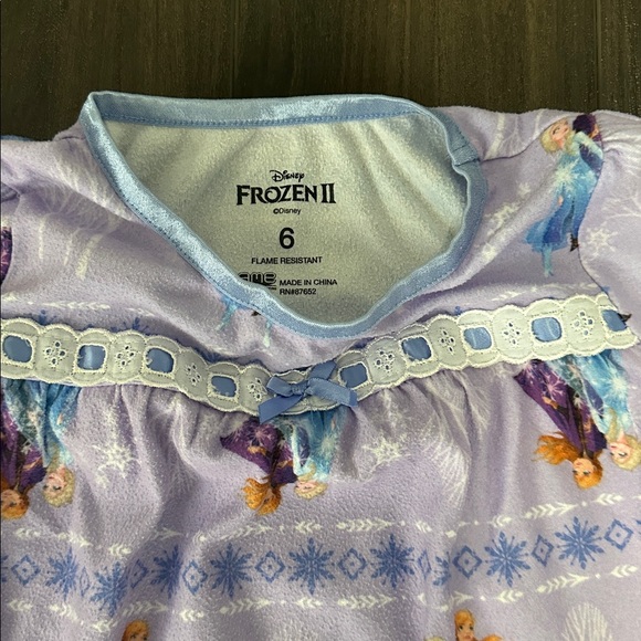 Disney Frozen II Nightgown - Size 6 - Picture 2 of 3